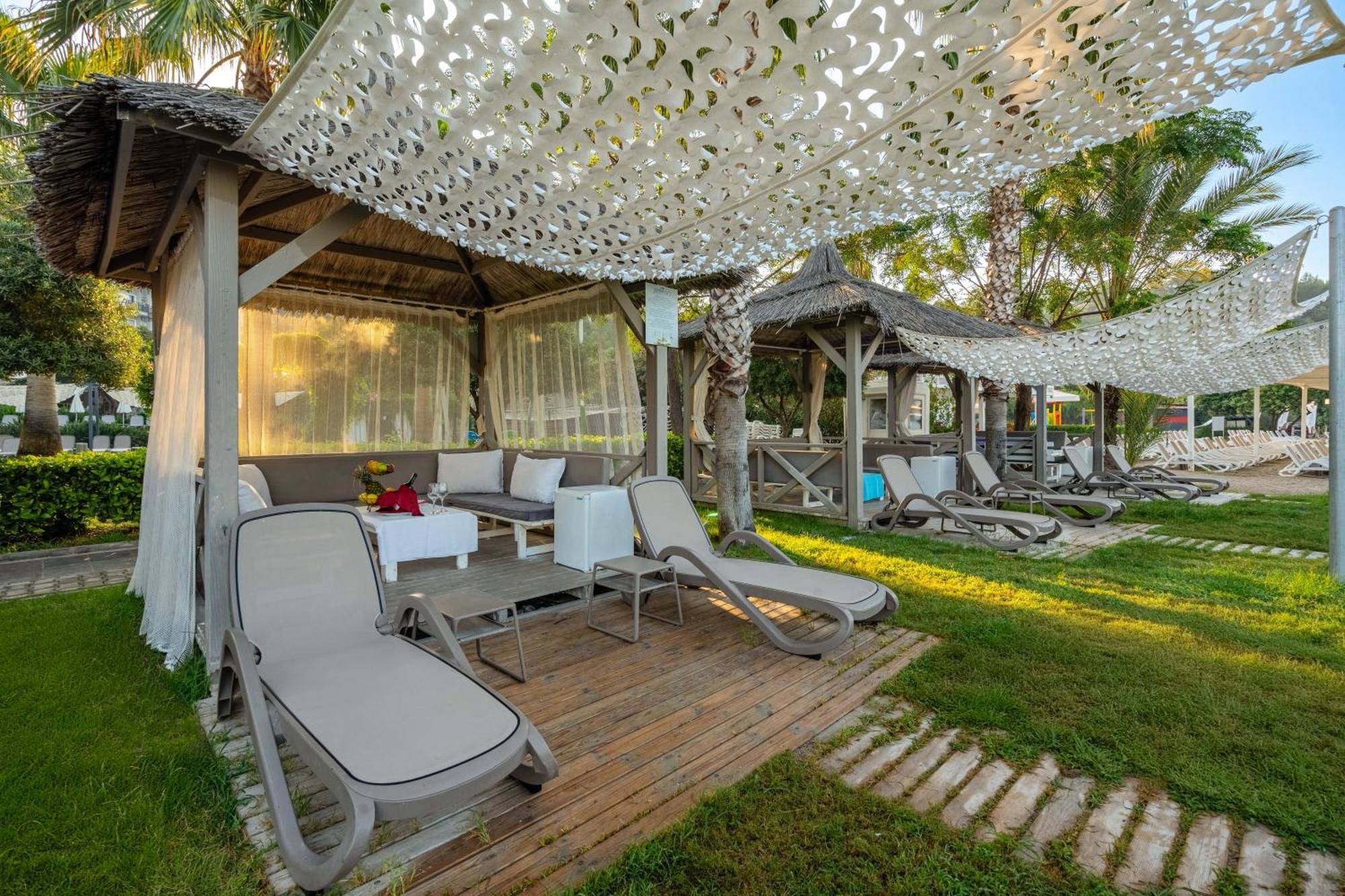 Justiniano Deluxe Resort Okurcalar Esterno foto