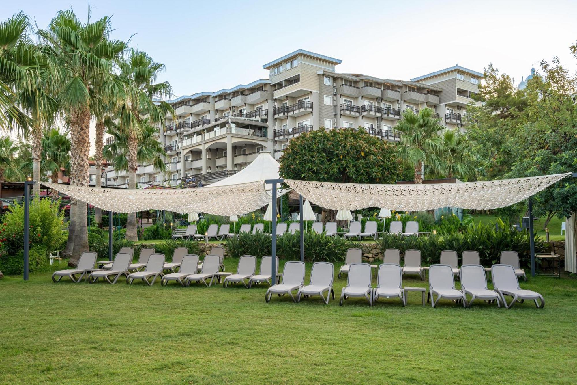 Justiniano Deluxe Resort Okurcalar Esterno foto